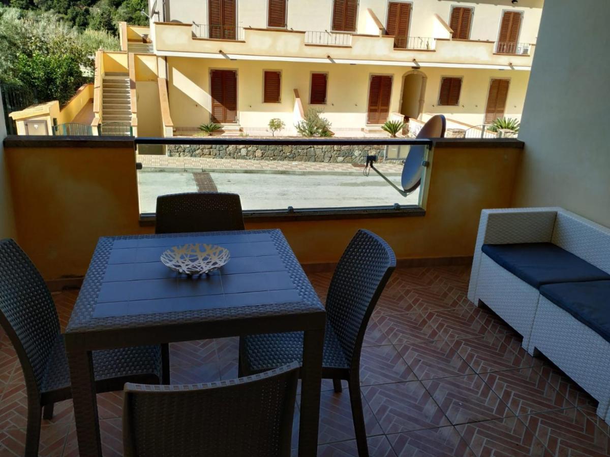 Ferienwohnung La Caletta Di Dany Castelsardo Exterior foto